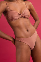 Załaduj obraz do przeglądarki galerii, Image 08: Rio De Sol Figi Bikini Bottom Shimmer-Copper Nice-Fio