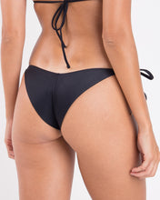 Załaduj obraz do przeglądarki galerii, Image 07: Rio De Sol Figi Bikini Bottom Touch-Black Cheeky-Tie