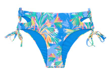 Załaduj obraz do przeglądarki galerii, Product Front: Rio De Sol Figi Bikini Bottom Treetop Madrid