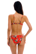 Załaduj obraz do przeglądarki galerii, Model Back: Rio De Sol Figi Bikini Bottom Wildflowers Ibiza-Comfy