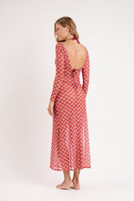 Załaduj obraz do przeglądarki galerii, Model Back: Rio De Sol Sukienka Plażowa Floral-Scales Dress Lucy