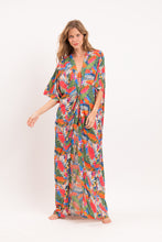Załaduj obraz do przeglądarki galerii, Model Front: Rio De Sol Sukienka Plażowa Jungle Long Dress
