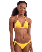 Załaduj obraz do przeglądarki galerii, Gallery: Rio De Sol Zestaw Bikini Set Malibu-Yellow Tri-Inv Cheeky-Tie