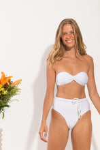 Załaduj obraz do przeglądarki galerii, Image 09: Rio De Sol Zestaw Bikini Set Shimmer-White Twist Belted-High-Waist
