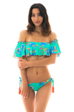 Załaduj obraz do przeglądarki galerii, Model Front: Rio De Sol Top Bikini Top Acqua Flora Babado