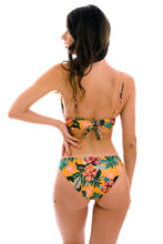 Załaduj obraz do przeglądarki galerii, Model Back: Rio De Sol Top Bikini Top Lis Tri-Tank