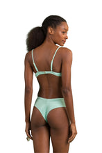 Załaduj obraz do przeglądarki galerii, Model Back: Rio De Sol Top Bikini Top Malibu-Menta Balconet