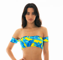 Załaduj obraz do przeglądarki galerii, Model Front: Rio De Sol Top Bikini Top Palmeira Azul Off Shoulder