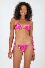 Załaduj obraz do przeglądarki galerii, Model Front: Rio De Sol Top Bikini Top Pink-Palms Frufru