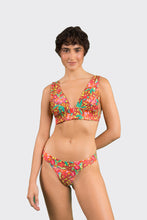 Załaduj obraz do przeglądarki galerii, Model Front: Rio De Sol Top Bikini Top Tropics Halter-Marina