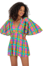 Załaduj obraz do przeglądarki galerii, Model Front: Rio De Sol Mini Dress Tulip-Garden Mini Dress