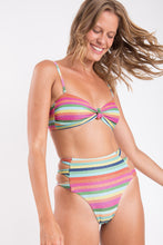 Załaduj obraz do przeglądarki galerii, Image 06: Rio De Sol Zestaw Bikini Set Supercolor Bandeau-Joy Highwaist-Spin
