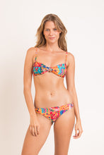 Załaduj obraz do przeglądarki galerii, Model Front: Rio De Sol Zestaw Bikini Set Love-Trip Bandeau-Joy Essential-Comfy
