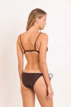 Załaduj obraz do przeglądarki galerii, Model Back: Rio De Sol Top Bikini Top Shimmer-Coffee Tri-Fixo
