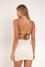 Załaduj obraz do przeglądarki galerii, Model Back: Rio De Sol Spódnica Plażowa Brisa-Offwhite Rubi Skirt
