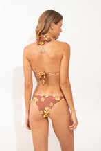 Załaduj obraz do przeglądarki galerii, Model Back: Wednesday In Hawaii By Rio De Sol Figi Bikini Bottom Pua-Coco-Lilikoi Oahu
