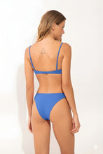 Załaduj obraz do przeglądarki galerii, Model Back: Wednesday In Hawaii By Rio De Sol Top Bikini Top Pacifica Shell
