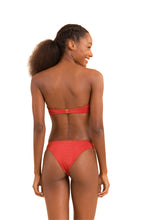 Załaduj obraz do przeglądarki galerii, Model Back: Rio De Sol Figi Bikini Bottom Malibu-Chili Essential
