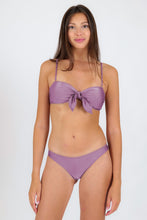 Załaduj obraz do przeglądarki galerii, Model Front: Rio De Sol Top Bikini Top Shimmer-Harmonia Bandeau-Knot

