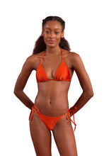 Załaduj obraz do przeglądarki galerii, Image 04: Rio De Sol Figi Bikini Bottom Shimmer-Paprica Cheeky-Tie
