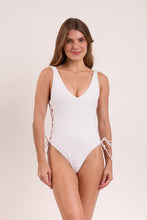 Załaduj obraz do przeglądarki galerii, Model Front: Rio De Sol Kostium Jednoczęściowy Memphis-White Zoe

