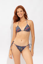 Załaduj obraz do przeglądarki galerii, Model Front: Rio De Sol Top Bikini Top Coqueiro Frufru
