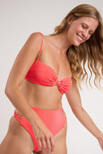 Załaduj obraz do przeglądarki galerii, Image 07: Rio De Sol Zestaw Bikini Set Malibu-Folia Bandeau-Iris Highwaist-Spin-Iris
