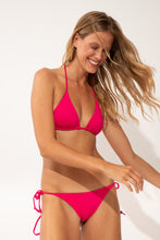 Załaduj obraz do przeglądarki galerii, Image 08: Wednesday In Hawaii By Rio De Sol Top Bikini Top Guava Kauai
