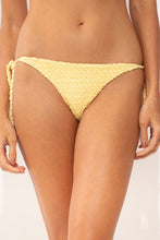 Załaduj obraz do przeglądarki galerii, Gallery: Rio De Sol Figi Bikini Bottom Drift-Butterglow Ibiza-Comfy
