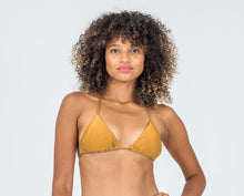 Załaduj obraz do przeglądarki galerii, Model Front: Rio De Sol Top Bikini Top Damasco Tri-Inv
