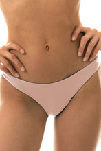 Załaduj obraz do przeglądarki galerii, Gallery: Rio De Sol Figi Bikini Bottom Essence Bandeau
