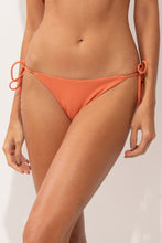 Załaduj obraz do przeglądarki galerii, Gallery: Rio De Sol Figi Bikini Bottom Sand-Argila Lacinho
