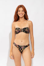 Załaduj obraz do przeglądarki galerii, Model Front: Rio De Sol Figi Bikini Bottom Flora Nice

