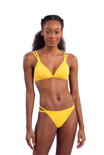 Załaduj obraz do przeglądarki galerii, Model Front: Rio De Sol Figi Bikini Bottom Malibu-Yellow Rio-Duo

