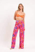Załaduj obraz do przeglądarki galerii, Model Front: Rio De Sol Spodnie Plażowe Flavors Wide Pants
