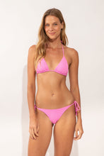 Załaduj obraz do przeglądarki galerii, Model Front: Rio De Sol Figi Bikini Bottom Crespinho-Rosa Ibiza-Comfy
