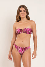 Załaduj obraz do przeglądarki galerii, Model Front: Rio De Sol Figi Bikini Bottom Shade Essential-Comfy
