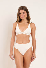 Załaduj obraz do przeglądarki galerii, Model Front: Rio De Sol Zestaw Bikini Set Sand-Chantilly Alba Kora
