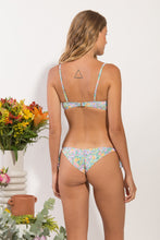 Załaduj obraz do przeglądarki galerii, Model Back: Rio De Sol Top Bikini Top Tiny-Garden Bandeau-Knot
