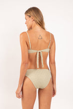 Załaduj obraz do przeglądarki galerii, Model Back: Rio De Sol Figi Bikini Bottom Brisa-Pistache Essential-Comfy
