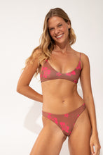 Załaduj obraz do przeglądarki galerii, Image 07: Wednesday In Hawaii By Rio De Sol Top Bikini Top Pua-Coco-Guava Hana
