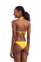 Załaduj obraz do przeglądarki galerii, Model Back: Rio De Sol Figi Bikini Bottom Malibu-Yellow Cheeky-Tie
