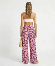 Załaduj obraz do przeglądarki galerii, Model Back: Rio De Sol Spodnie Plażowe Amore-Pink Wide Pants
