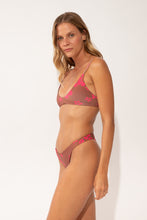 Załaduj obraz do przeglądarki galerii, Image 02: Wednesday In Hawaii By Rio De Sol Zestaw Bikini Set Pua-Coco-Guava Hana Sunset
