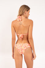 Załaduj obraz do przeglądarki galerii, Model Back: Rio De Sol Zestaw Bikini Set Ditsy-Butter Mel
