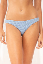 Załaduj obraz do przeglądarki galerii, Gallery: Rio De Sol Figi Bikini Bottom Drift-Cianita Essential
