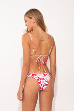 Załaduj obraz do przeglądarki galerii, Model Back: Wednesday In Hawaii By Rio De Sol Figi Bikini Bottom Pua-Hibiscus Leblon
