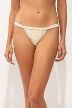 Załaduj obraz do przeglądarki galerii, Gallery: Rio De Sol Figi Bikini Bottom Brisa-Offwhite Eden
