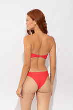 Załaduj obraz do przeglądarki galerii, Model Back: Rio De Sol Figi Bikini Bottom Cali-Flamingo Leblon
