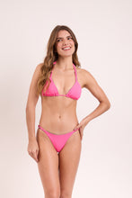 Załaduj obraz do przeglądarki galerii, Model Front: Rio De Sol Top Bikini Top Mtx-Ultrapink Tri-Rev
